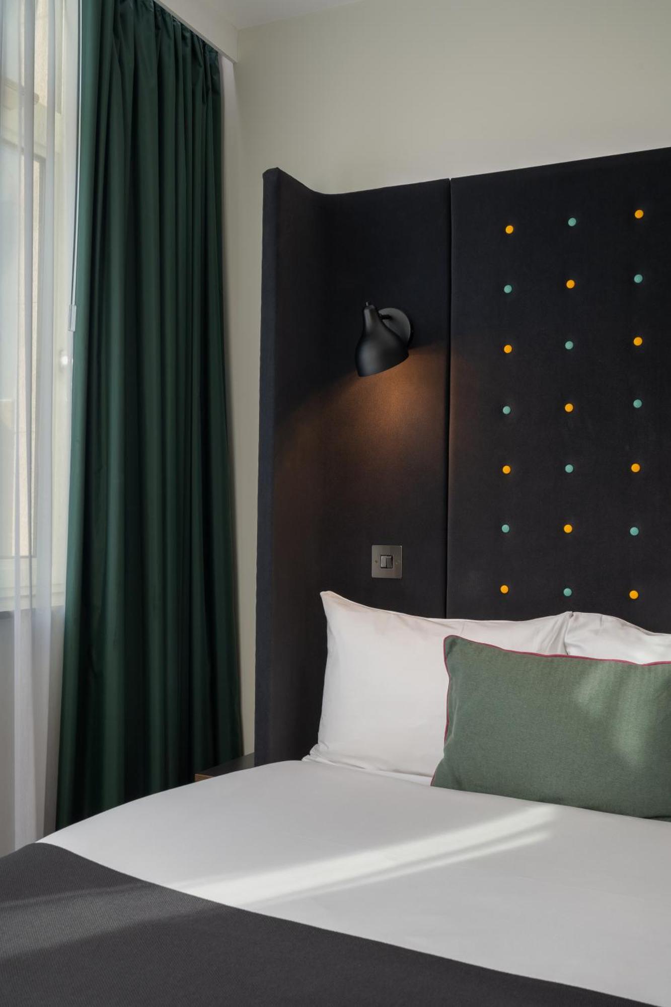 Cosy Double Room Window